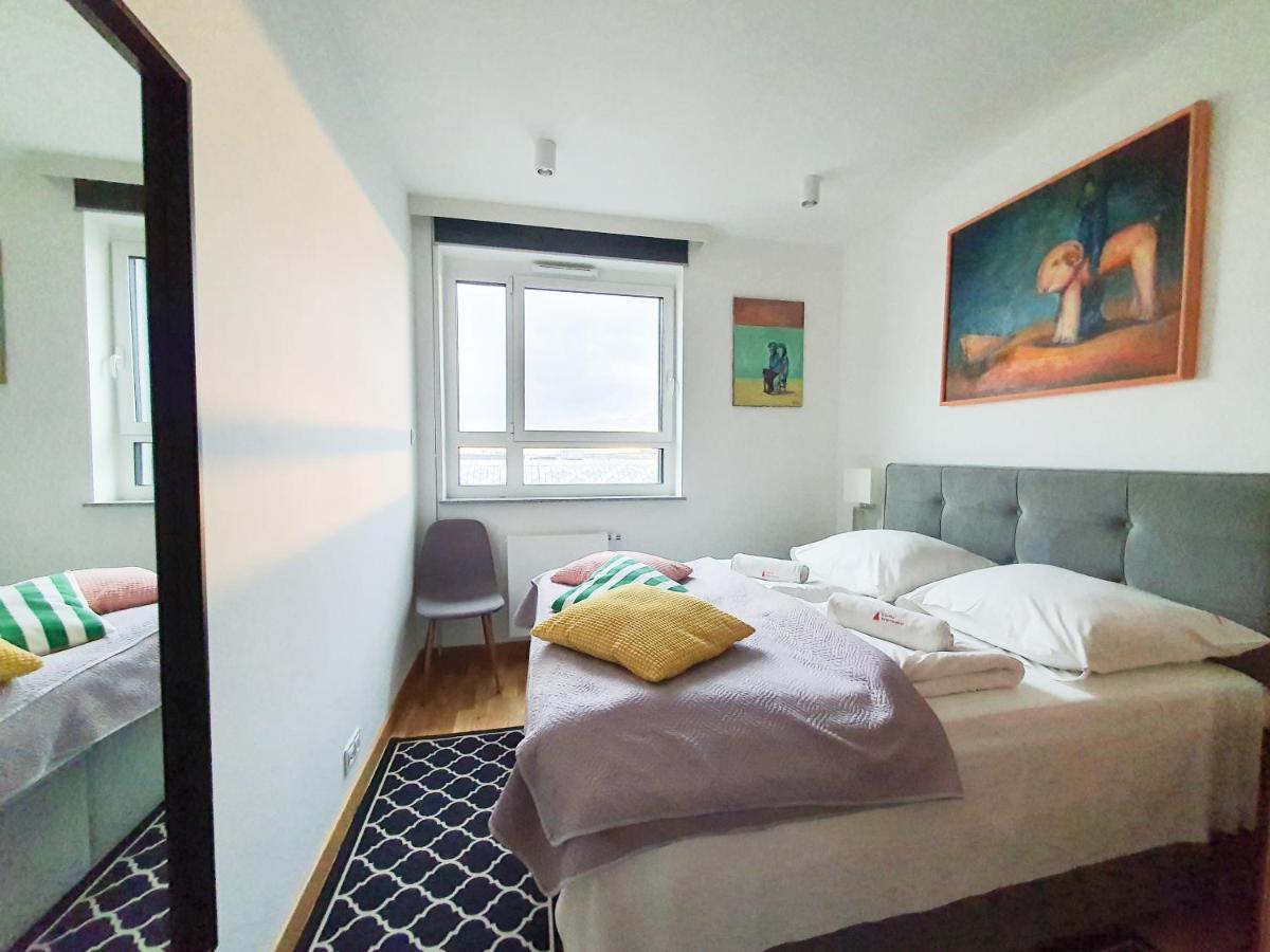 Capital Apartments - Towarowa พอซนาน ภายนอก รูปภาพ