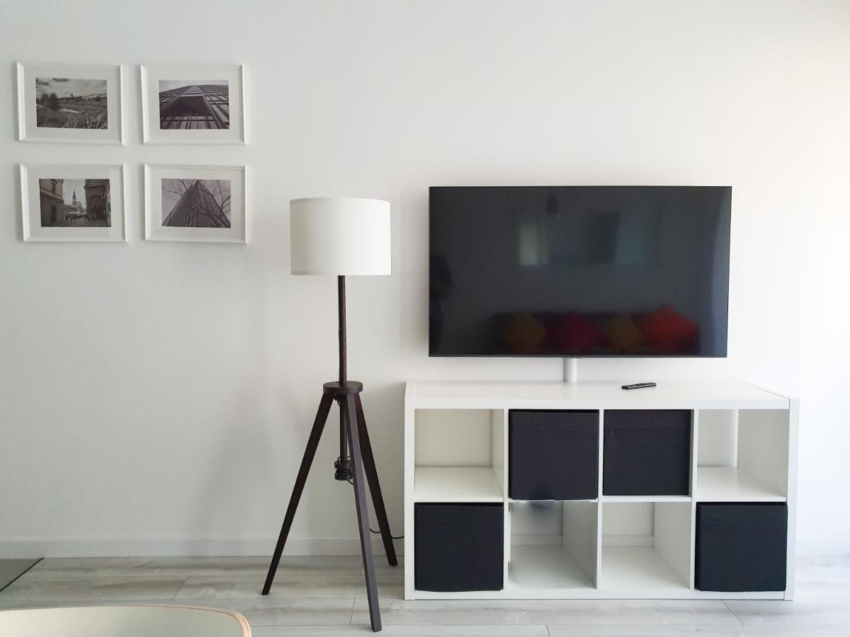 Capital Apartments - Towarowa พอซนาน ภายนอก รูปภาพ