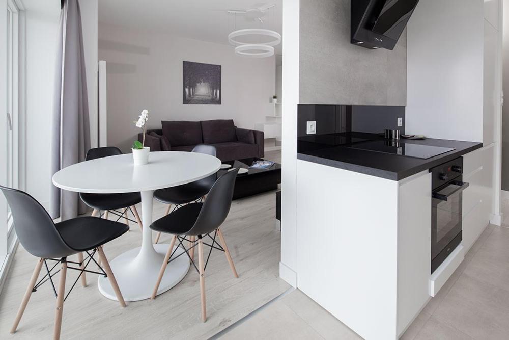 Capital Apartments - Towarowa พอซนาน ภายนอก รูปภาพ